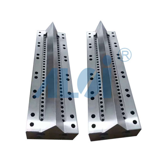 泰州噴絲板模具告訴你投產熔噴(pēn)布有哪些(xiē)坑要注意(yì)! 泰州噴絲板模具告訴你投產熔噴布有哪些坑要注意(yì)!