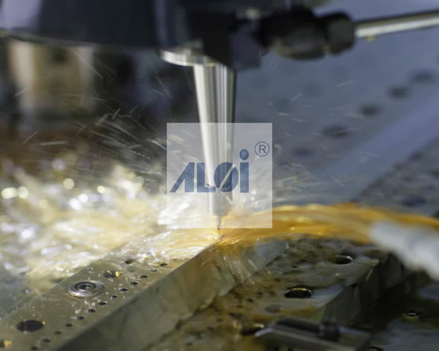 大關鎮熔噴布模具丨熔噴布模頭堵塞,什麽原因造成滴,如何解(jiě)決? 大關鎮熔噴布模具丨熔噴布模頭堵塞,什麽原因造成滴,如何解決?