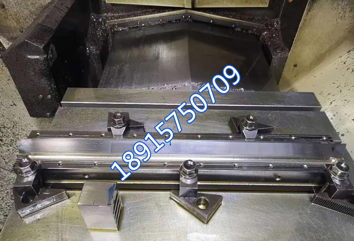 珠海(hǎi)熔噴布模具 | 熔噴(pēn)布熔噴模具0.2mm微孔加工 珠海熔噴布模具 | 熔噴布熔噴模(mó)具0.2mm微孔(kǒng)加工