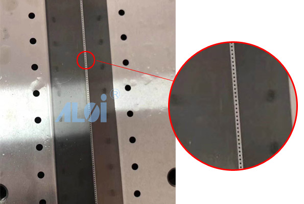 太倉熔噴(pēn)布模具 | 網紅“熔噴模(mó)頭”的(de)微孔是如何拋光的(de)?你(nǐ)知道嗎? 太倉熔噴布模具 | 網紅“熔噴模頭”的微孔是如何拋光的?你知道嗎(ma)?